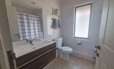 VENDE HERMOSA CASA EN BARRIO EL POLO DE MACHALI