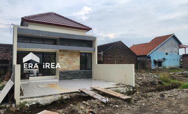 RUMAH BARU DIJUAL DI SOLO BARU DEKAT DENGAN PAKUWON MALL THE PARK SOLO BARU DAN SMA ISLAM AL AZHAR