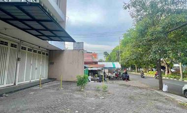 Jual/Sewa Ruko 3 Lantai Raya Rungkut Asri Tengah Surabaya Dekat UPN dan MERR