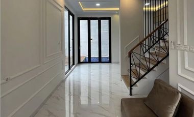Dijual Rumah Mewah & Cantik 2 Lantai + Private Pool di Cluster Jagakarsa Jakarta Selatan