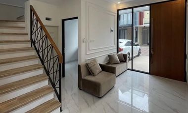Dijual Rumah Mewah & Cantik 2 Lantai + Private Pool di Cluster Jagakarsa Jakarta Selatan