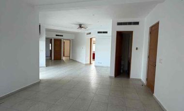 Renta Departamento de 3 recamaras sin muebles en Isla  Dorada  Zona Hotelera Cancun