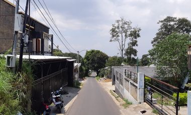 Jual Rumah + Halaman Luas Banget Murah di Cipageran Cimahi