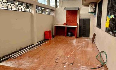 Urdesa departamento en alquiler planta baja con patio