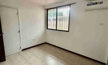 Urdesa departamento en alquiler planta baja con patio