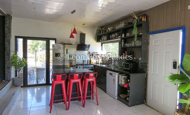 Leon Propiedades vende o arrienda con compromiso de compraventa parcela con casa en Fundo Monterrey, Curacaví.