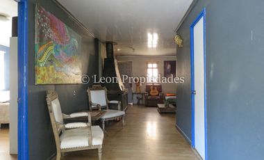 Leon Propiedades vende o arrienda con compromiso de compraventa parcela con casa en Fundo Monterrey, Curacaví.