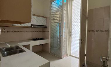 Disewakan Rumah di Long Beach Pakuwon City 8x18 2 Lantai Full Furnish