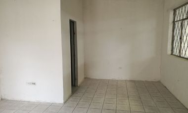 ARRIENDO BODEGA 600M2 NORTE DE QUITO, SECTOR MITAD DEL MUNDO, AMPLIO PATIO DE MANIOBRA