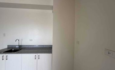 Condo For Sale in Tulip Gardens in Southwoods City