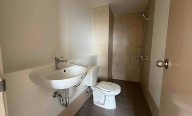 Condo For Sale in Tulip Gardens in Southwoods City