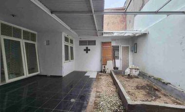 Sewa Rumah Rungkut Mapan Timur Surabaya Murah 40 Juta Per Tahun