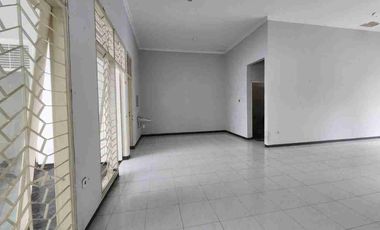 Sewa Rumah Rungkut Mapan Timur Surabaya Murah 40 Juta Per Tahun