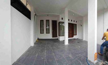 Disewakan Rumah Semi Furnished BCC