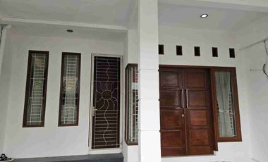 Disewakan Rumah Semi Furnished BCC