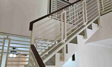 Disewakan Rumah Semi Furnished BCC