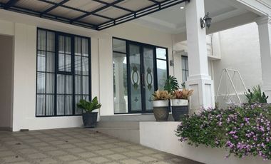 Rumah Cantik Furnished  Setiabudi Regency Bandung Bergaya Classic Amerika