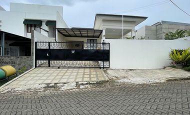 Rumah Cantik Furnished  Setiabudi Regency Bandung Bergaya Classic Amerika