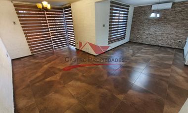 Hermosa Casa de Dos Pisos con 3 Dormitorios, 2 Baños, Villa Santa Maria, Comuna de Quilicura.