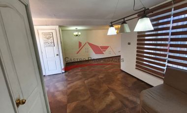 Hermosa Casa de Dos Pisos con 3 Dormitorios, 2 Baños, Villa Santa Maria, Comuna de Quilicura.