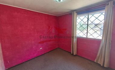 Hermosa Casa de Dos Pisos con 3 Dormitorios, 2 Baños, Villa Santa Maria, Comuna de Quilicura.