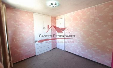 Hermosa Casa de Dos Pisos con 3 Dormitorios, 2 Baños, Villa Santa Maria, Comuna de Quilicura.