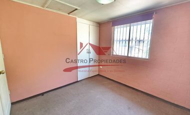 Hermosa Casa de Dos Pisos con 3 Dormitorios, 2 Baños, Villa Santa Maria, Comuna de Quilicura.