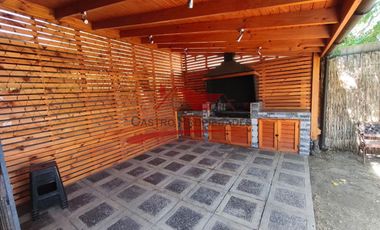 Hermosa Casa de Dos Pisos con 3 Dormitorios, 2 Baños, Villa Santa Maria, Comuna de Quilicura.