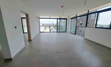 Se vende amplio Departamento en Icon Bay - Isla Mocoli