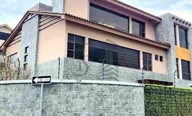 Exclusiva casa en Urbanización Privada Machangara