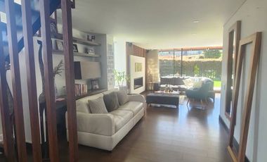 ESPECTACULAR CASA ESQUINERA EN VENTA - CAJICA CERCA CARULLA Ubicación privilegiada en conjunto cerrado  Si buscas amplitud, privacidad y un entorno v