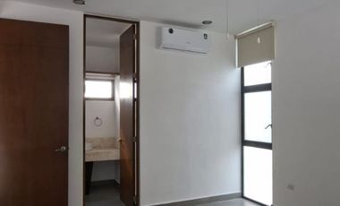 Casa en VENTA en Residencial Tanaj, Temozón Norte, Mérida. Recámara en planta baja