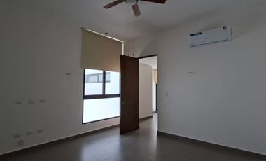 Casa en VENTA en Residencial Tanaj, Temozón Norte, Mérida. Recámara en planta baja