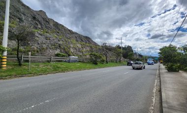 Terreno en venta con frente a la Autopista Cuenca Azogues 6500m2