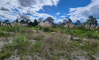 Terreno en venta con frente a la Autopista Cuenca Azogues 6500m2