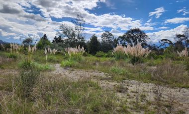 Terreno en venta con frente a la Autopista Cuenca Azogues 6500m2