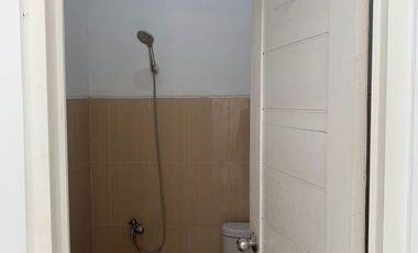 disewakan rumah dalam perumahan di jalan pleret sebelum balong waterpark