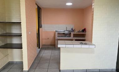 Tlalnepantla Tenayo  A solo 10 minutos de la estación del Suburbano (Tlalnepantla), ideal para viajar rápido y seguro a CDMX o al centro de Tlalnepant