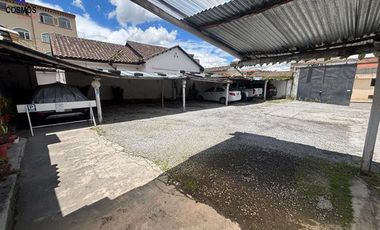Casa de venta en Otavalo, pleno centro, 1280 m2 terreno