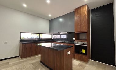 Hermosa casa en venta ENTREGA INMEDIATA en Privada al Norte de Mérida