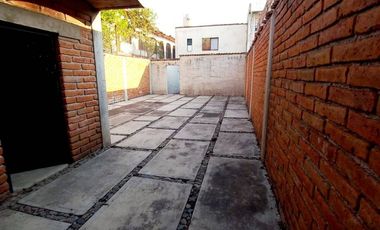 BONITA Y AMPLIA CASA EN EL CENTRO DE VILLA CORONA