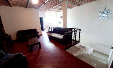 BONITA Y AMPLIA CASA EN EL CENTRO DE VILLA CORONA