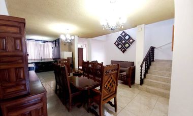 BONITA Y AMPLIA CASA EN EL CENTRO DE VILLA CORONA