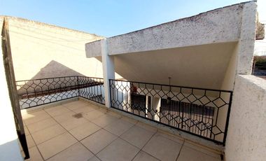 BONITA Y AMPLIA CASA EN EL CENTRO DE VILLA CORONA