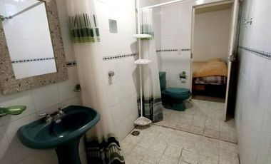 BONITA Y AMPLIA CASA EN EL CENTRO DE VILLA CORONA