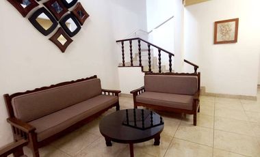 BONITA Y AMPLIA CASA EN EL CENTRO DE VILLA CORONA