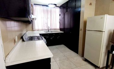 BONITA Y AMPLIA CASA EN EL CENTRO DE VILLA CORONA