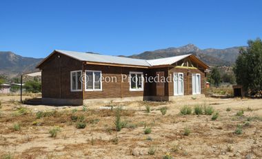 Leon Propiedades vende parcela con casa en Sector Julio Silva, Camino el toro, Curacaví.