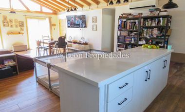 Leon Propiedades vende parcela con casa en Sector Julio Silva, Camino el toro, Curacaví.
