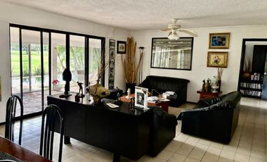 VENTA CASA EN EL CLUB DE GOLF LA CEIBA FRENTE AL CAMPO.